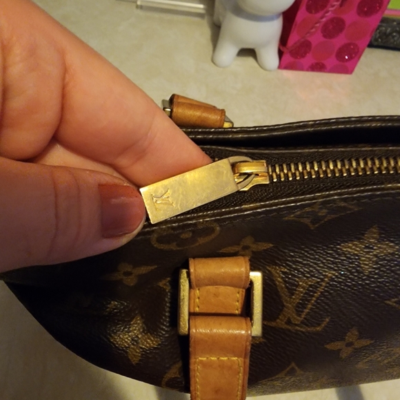 Louis Vuitton Authentic - Picture 8 of 12